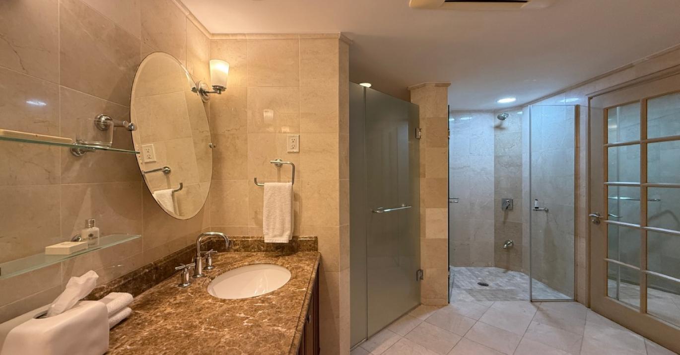 SPB305 shower 570