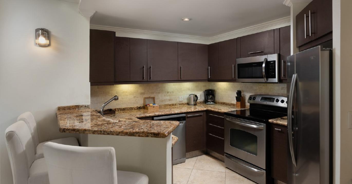 Sapphire 211 kitchen & bar