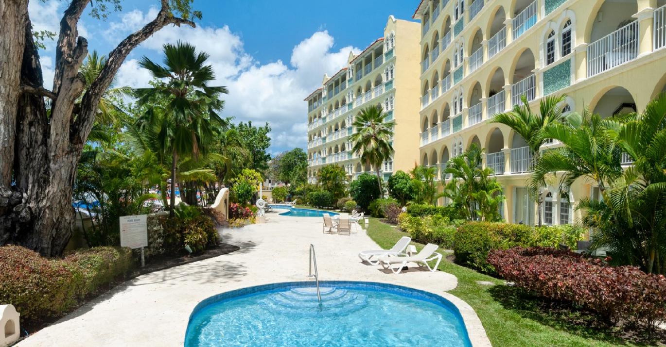 Sapphire communal pool
