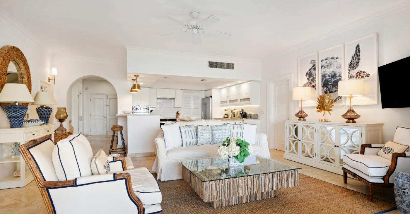 schooner bay 305 living room