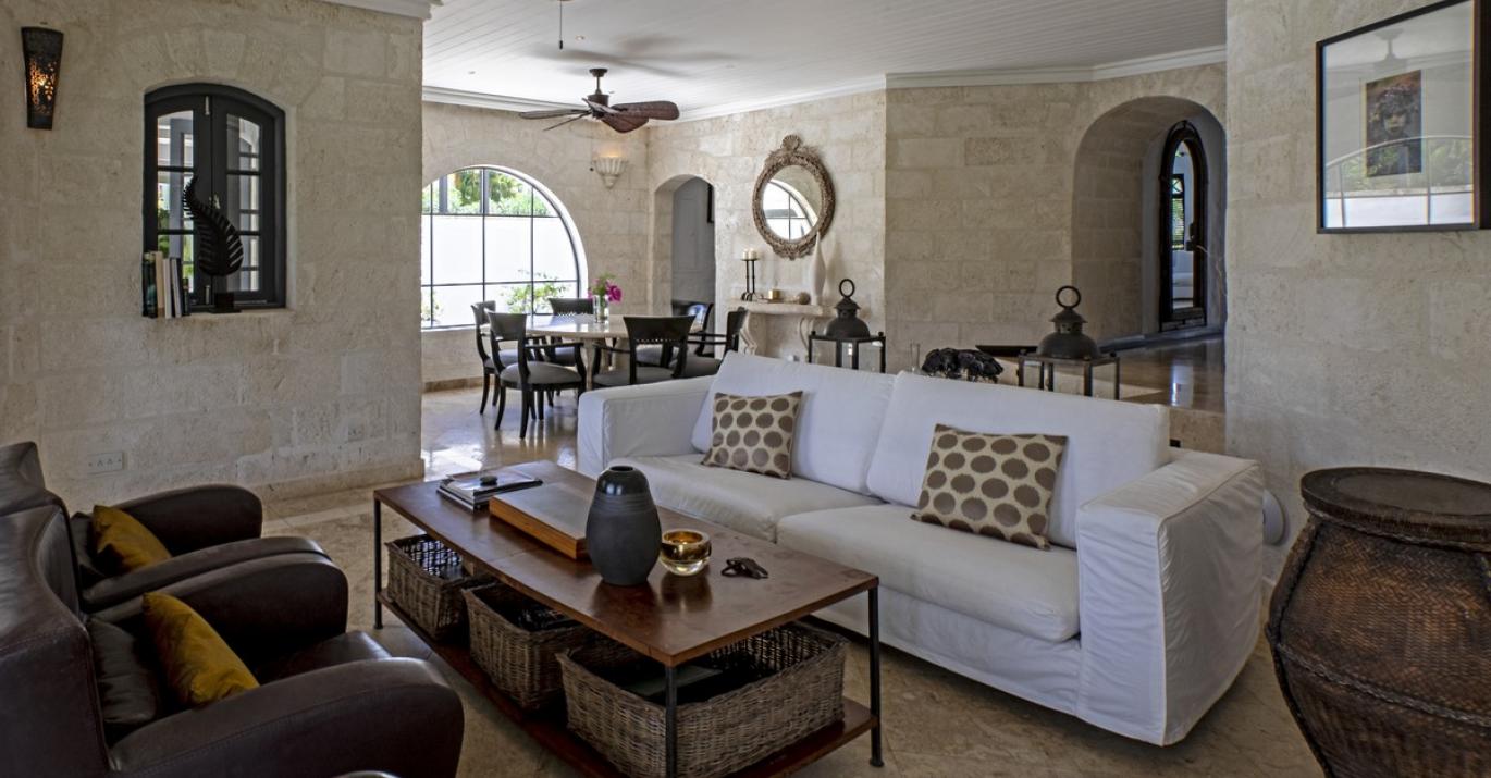 Sienna family room 009
