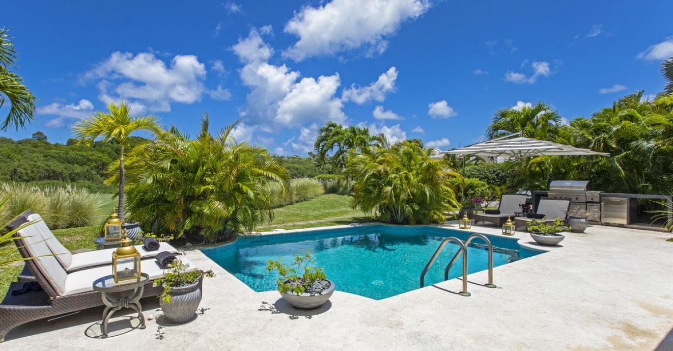 Sienna pool deck 016