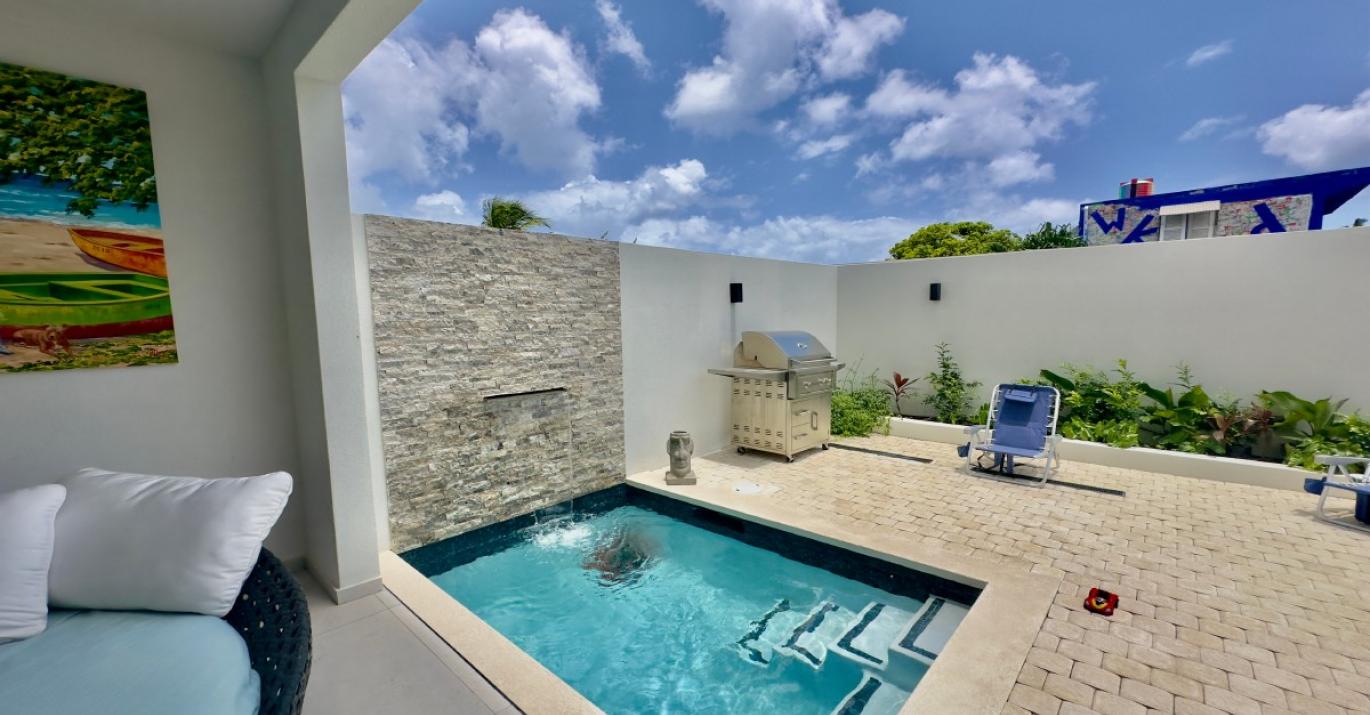 Sorrento 1 pool and deck