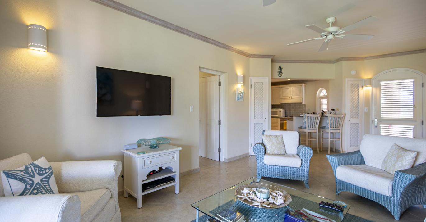 Sugar Hill Palm View Penthouse Living to Kitchen