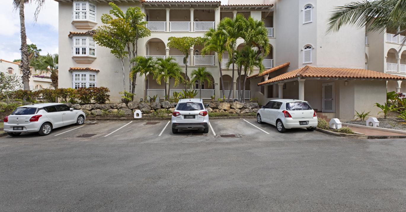Sugar Hill Palm View Penthouse Carpark