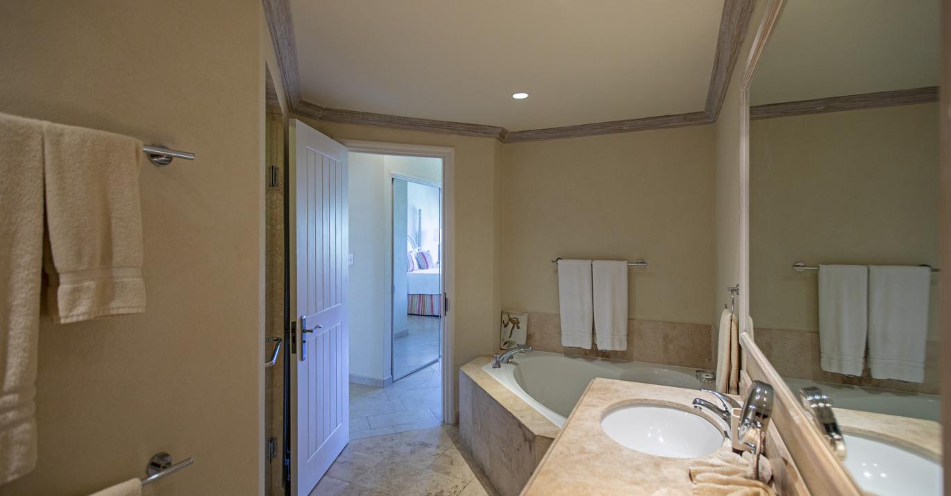 Sugar Hill Palm View Penthouse Ensuite Bathroom