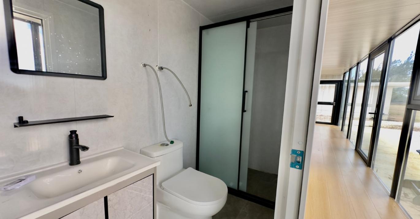 Topaz cottage bathroom 42