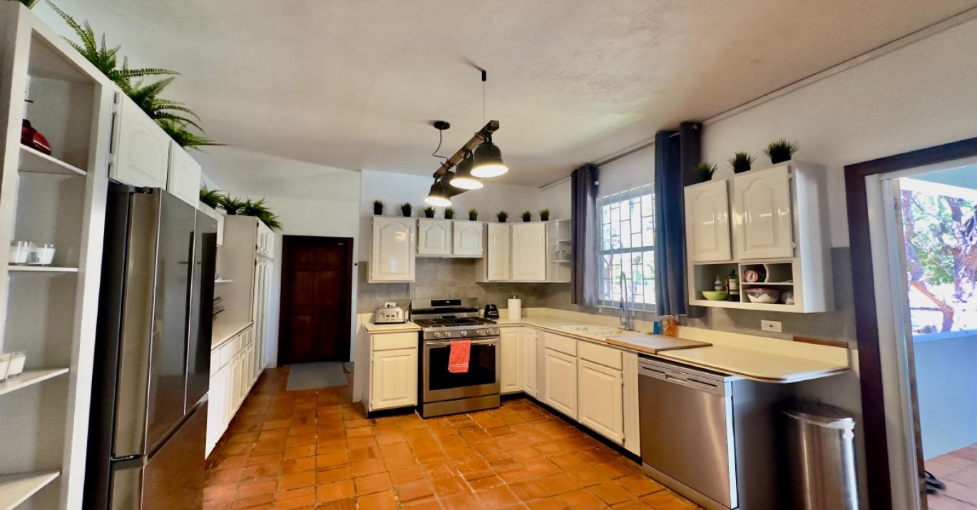 Topaz kitchen 16