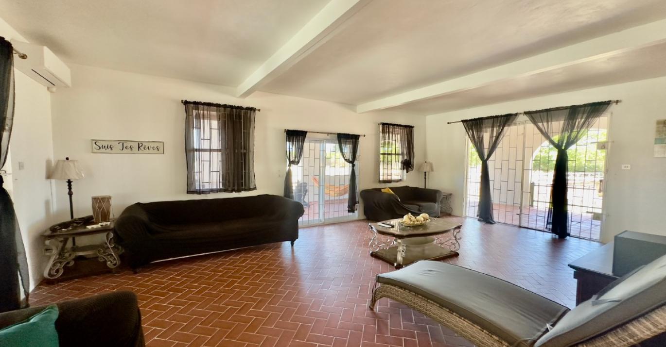 Topaz living to patio 19