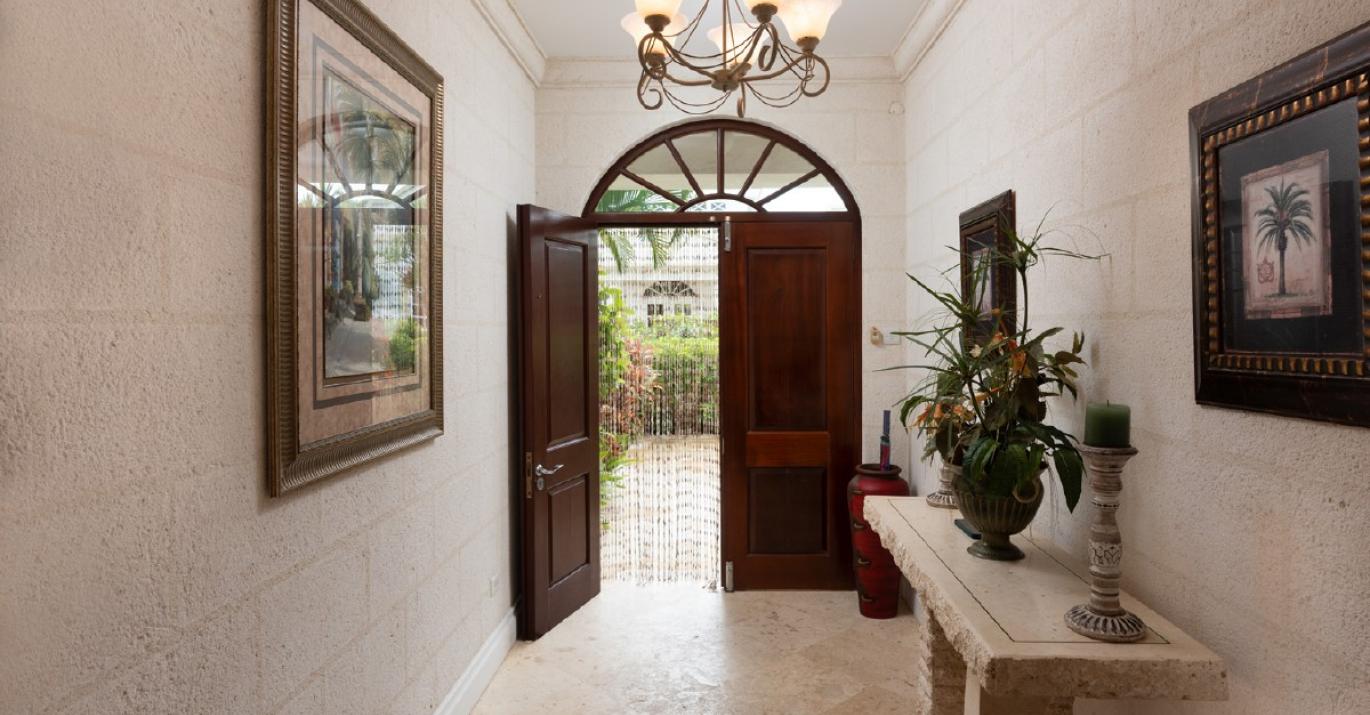 Twin Palms entry