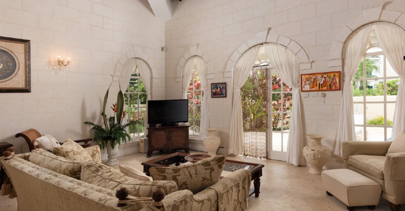 Twin Palms living area