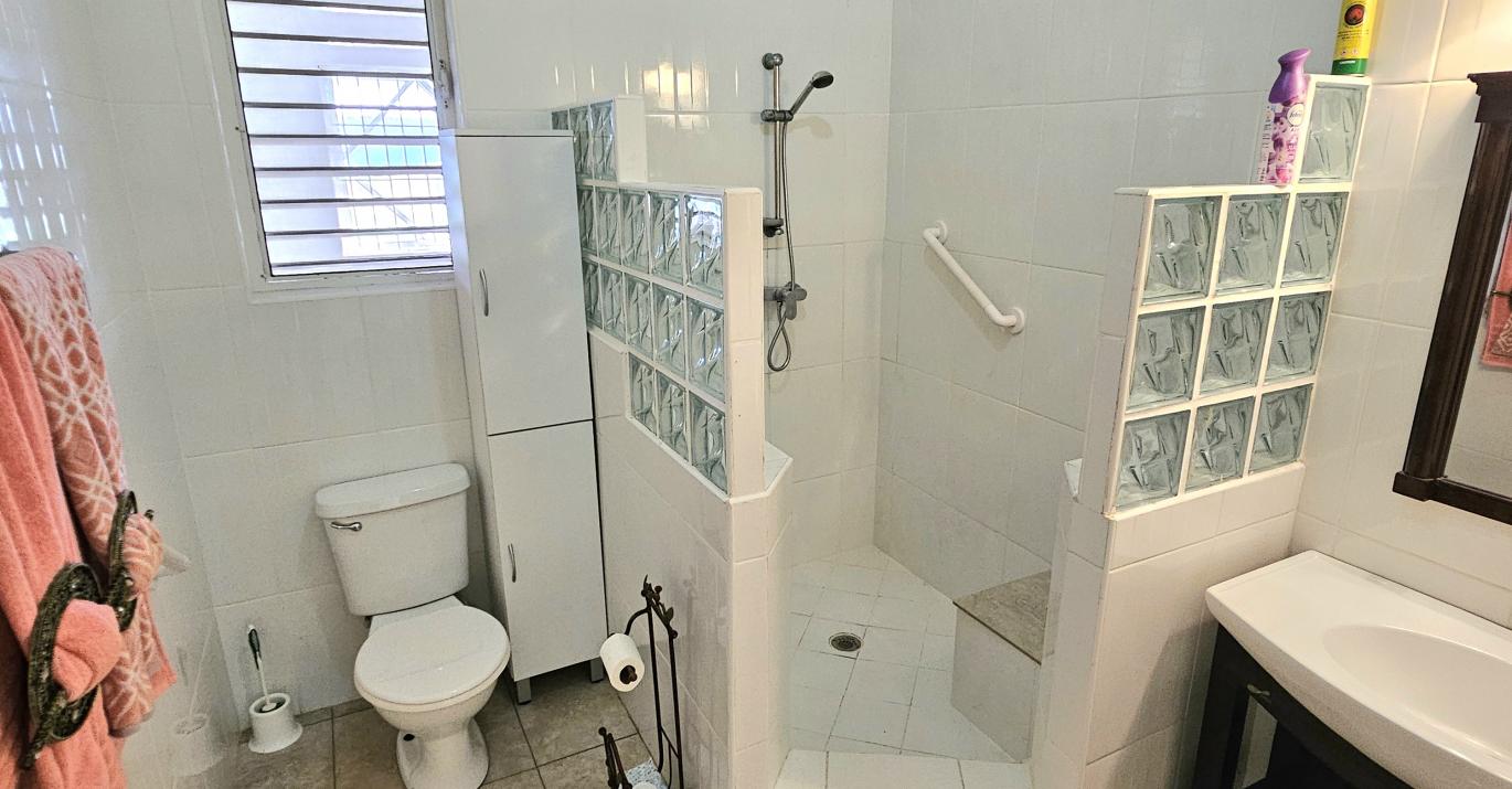 atlantic pearl 120 bathroom two