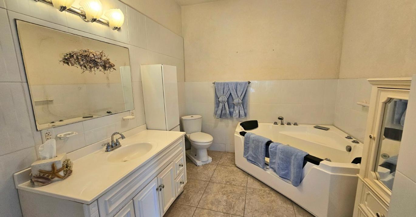 atlantic pearl 120 master bathroom