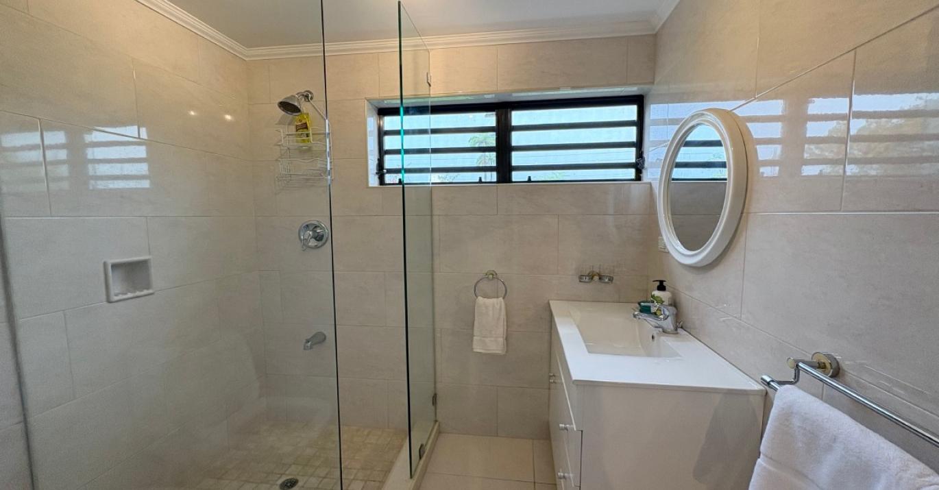 banyan court 21 shower