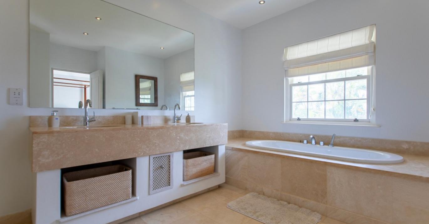 battaleys 17 master bathtub