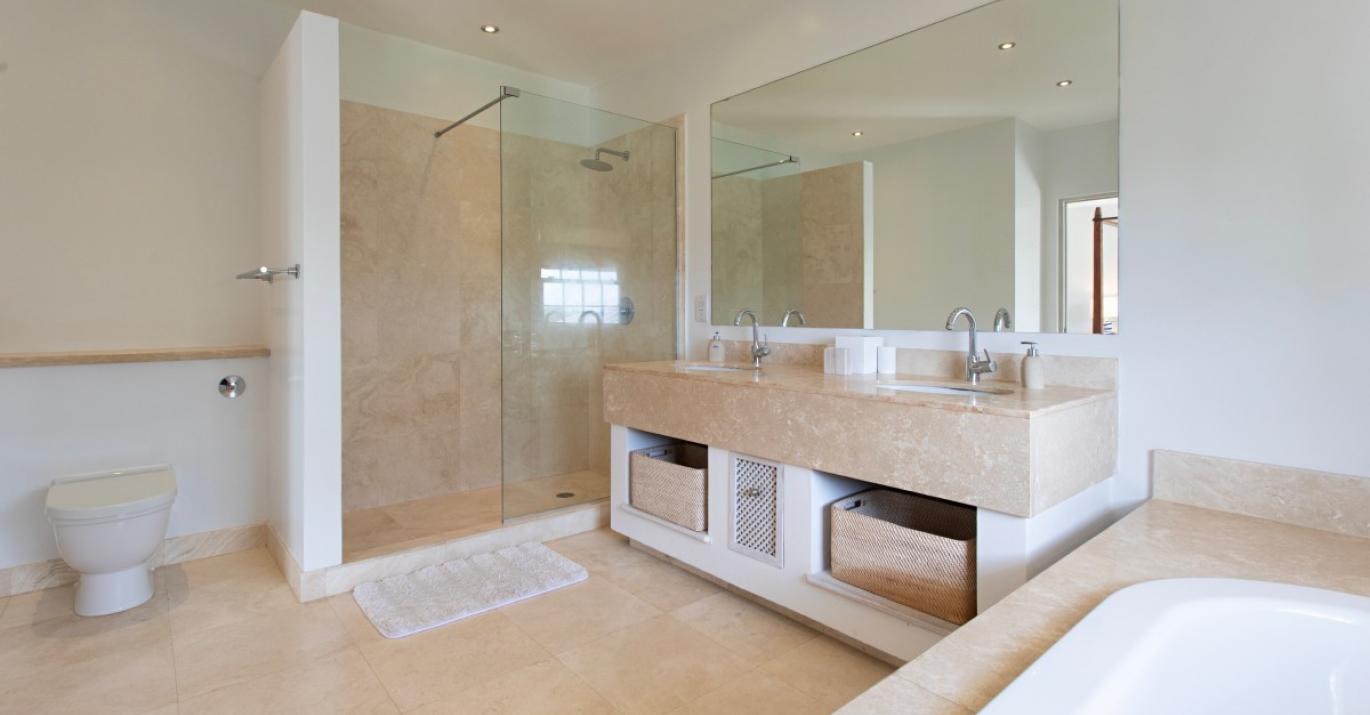 battaleys mews 17 master bathroom