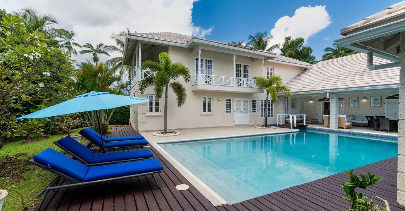 calimbo pool deck