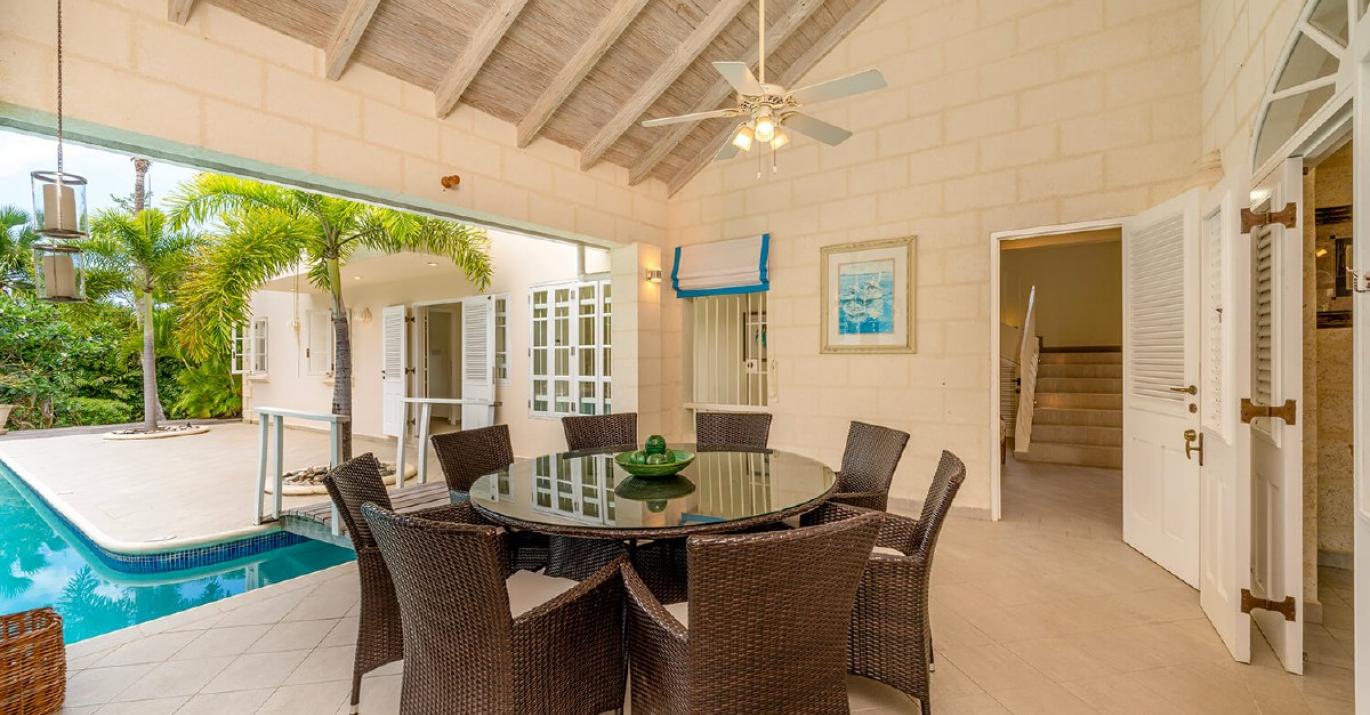 calimbo poolside dining