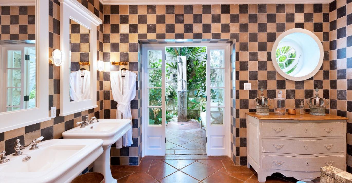 cockade master bathroom