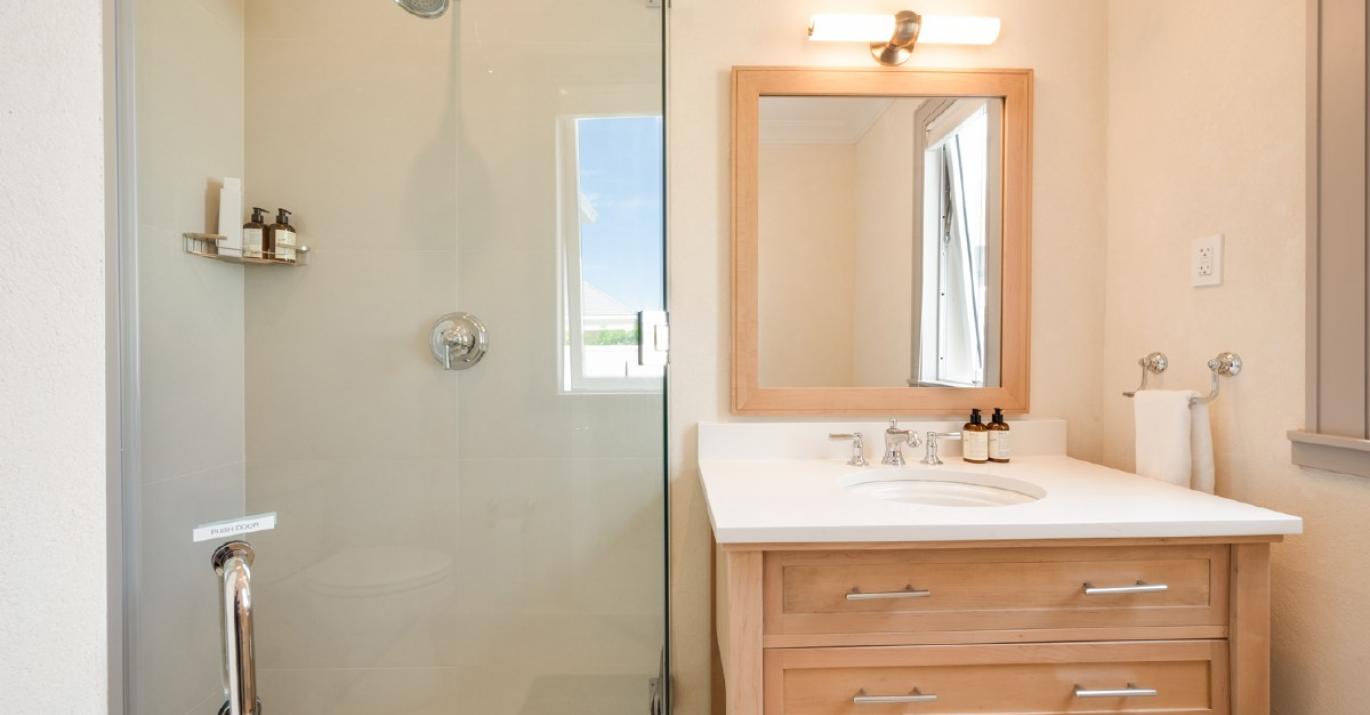 courtyard 31 guest bathroom