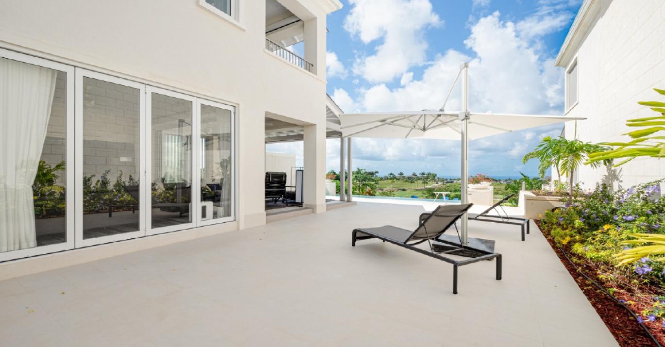 courtyard 31 spacious patio