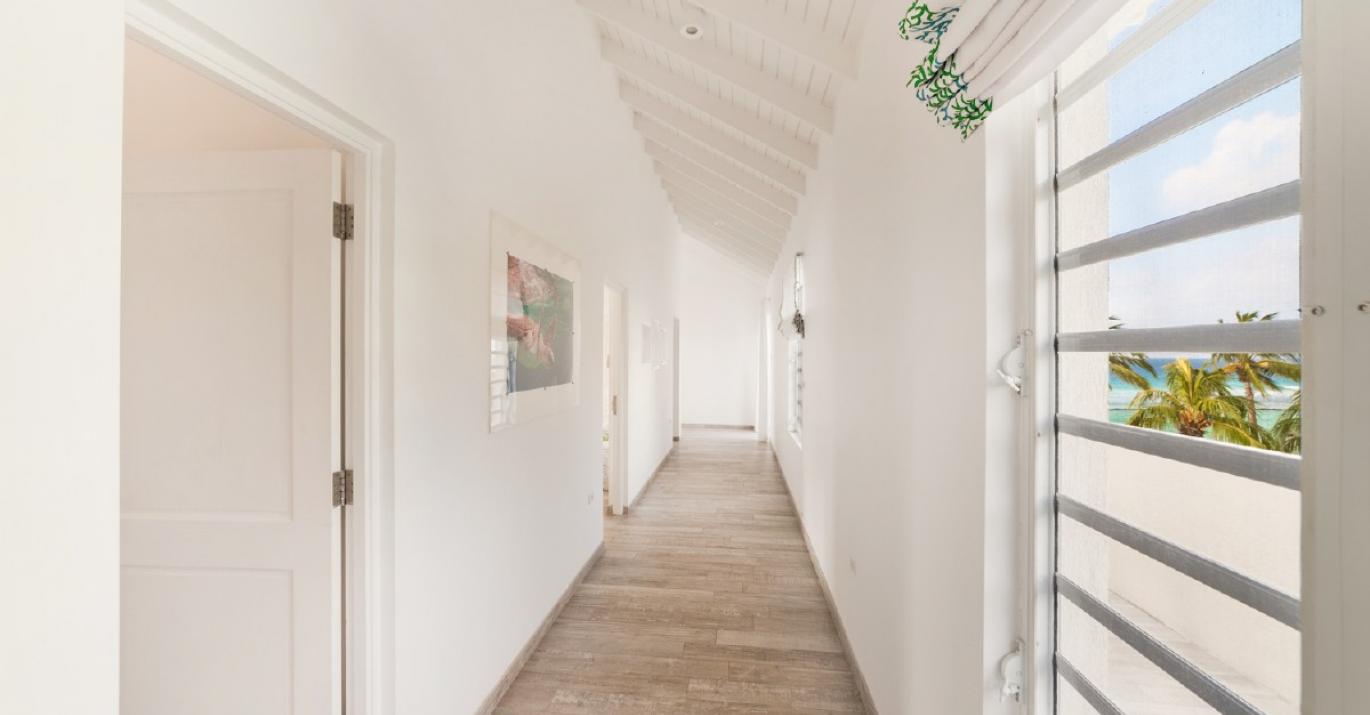 craggy nook flying fish hallway