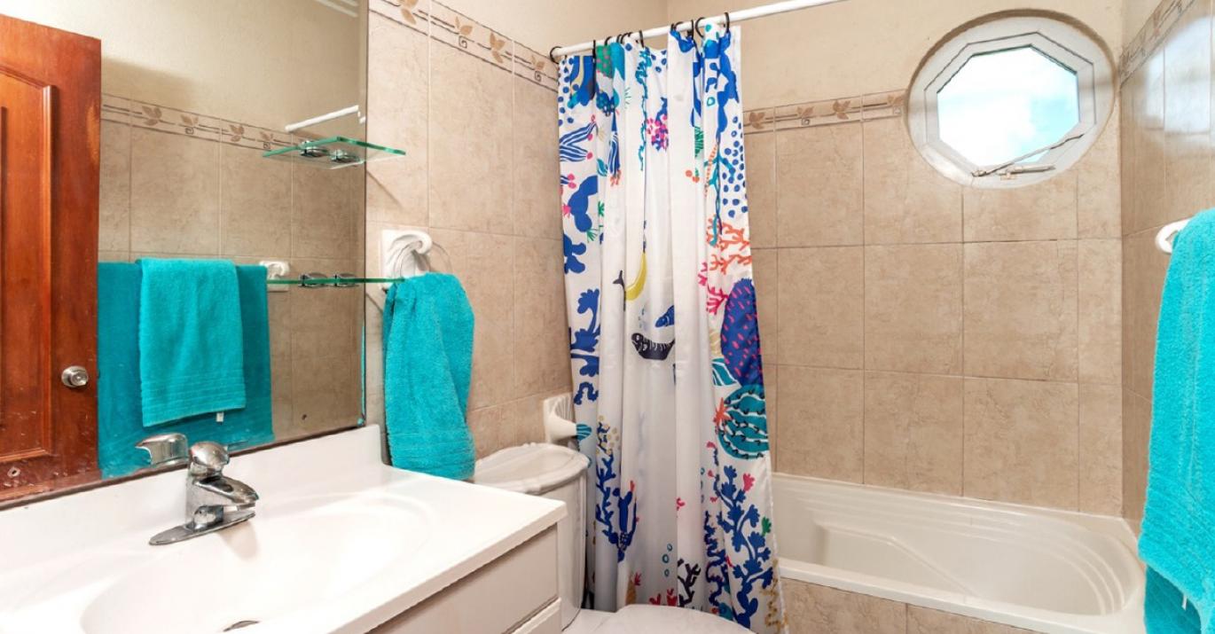 emerald woods1 guest bathroom