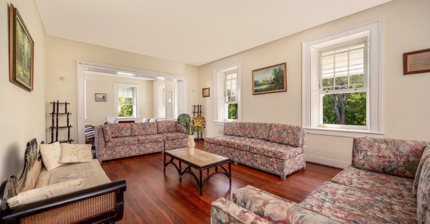hilbury family room