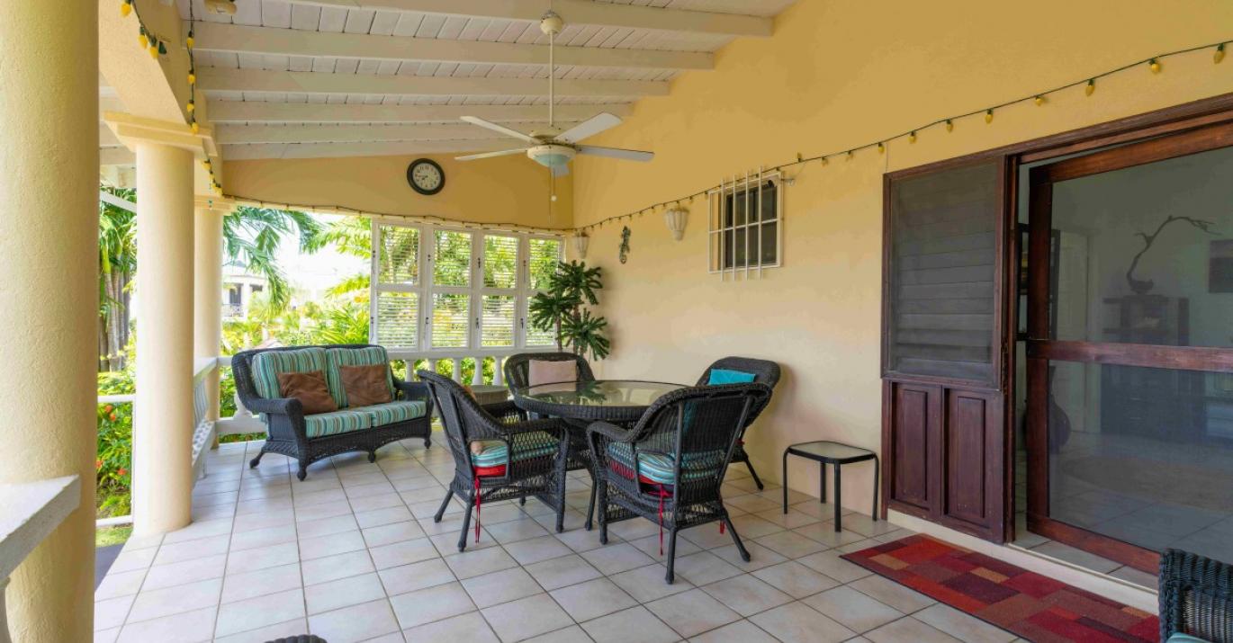 jamestown8 patio dining 1488