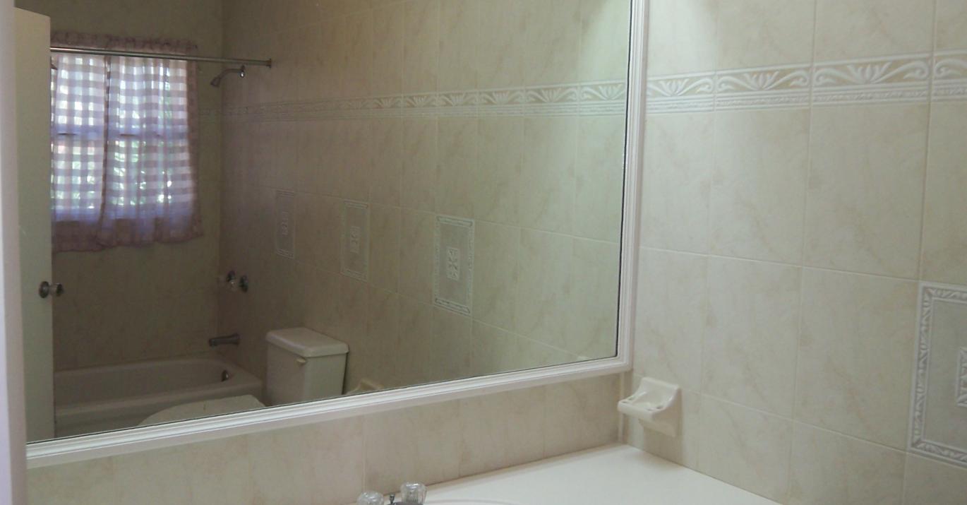kasaka vanity and mirror