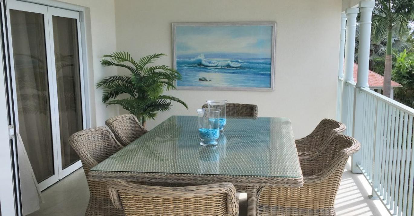 lighthouse 202 outdoor dining