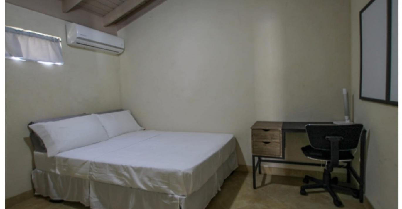 mango 902 bedroom and desk