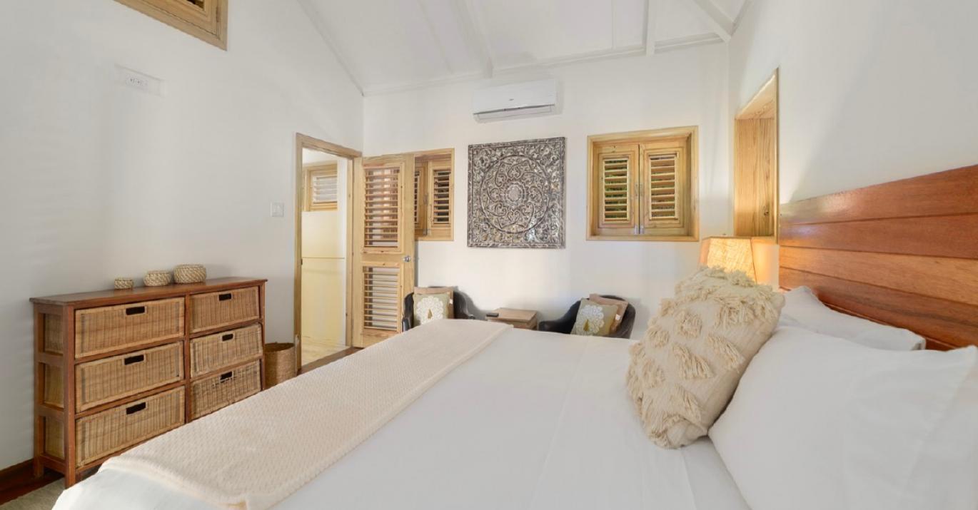 northlight ensuite bedroom
