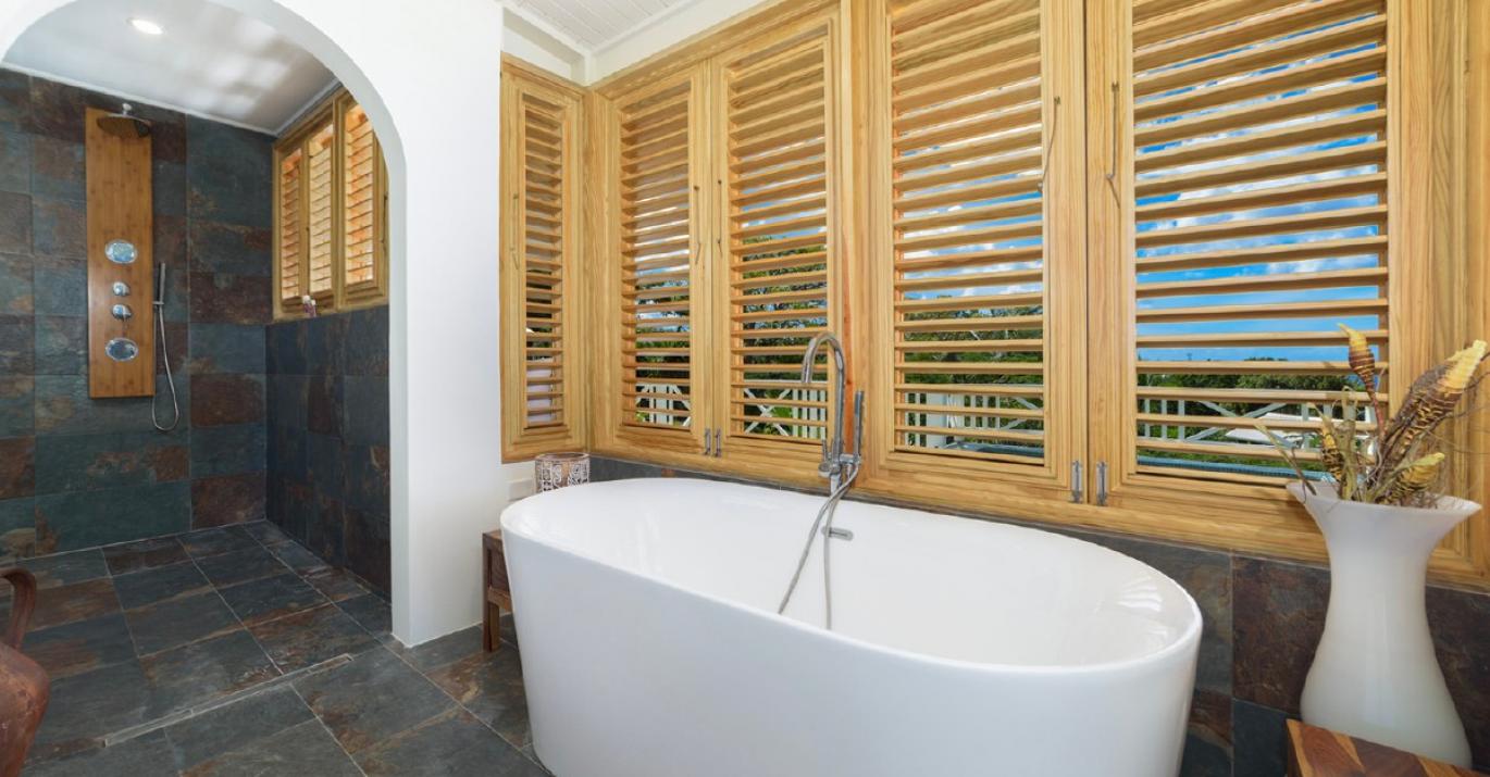 northlight master tub