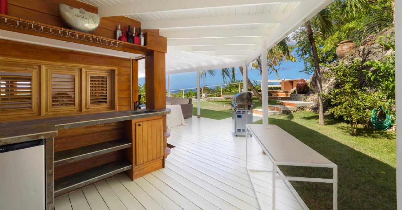 northlight wraparound patio