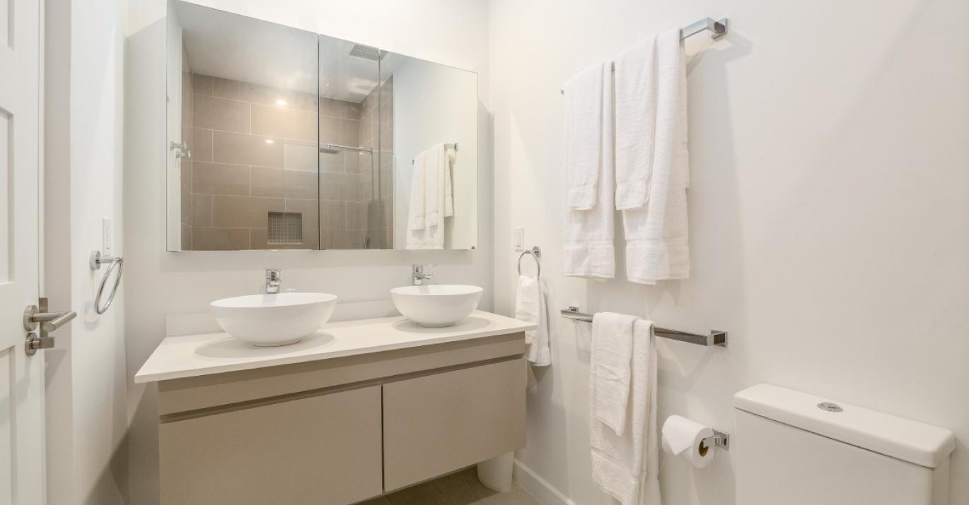 rwm hills 5 bathroom