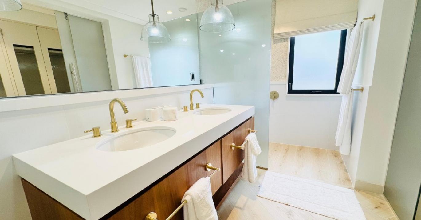 seaview ridge ensuite bathroom