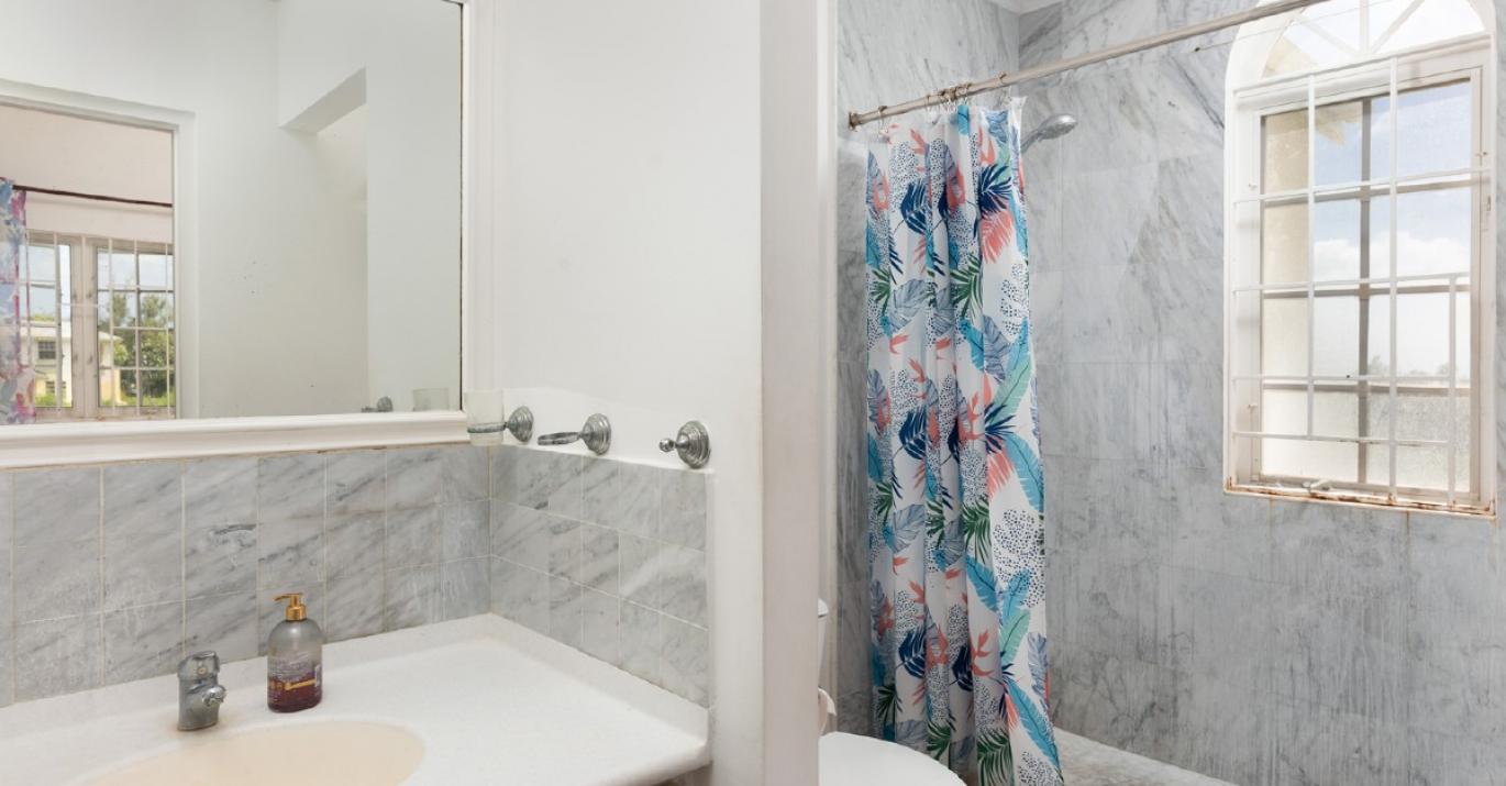 seaview townhouses bathrooms
