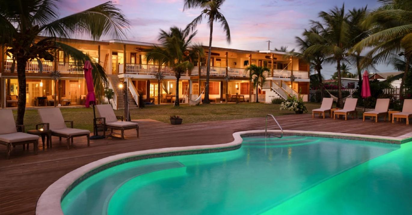welcome to surfers bay hotel