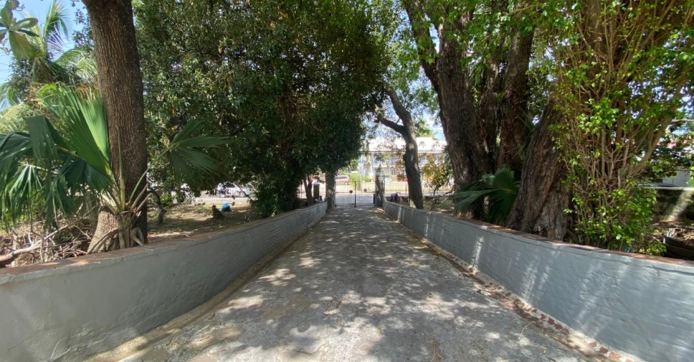 woodside bay street entrance