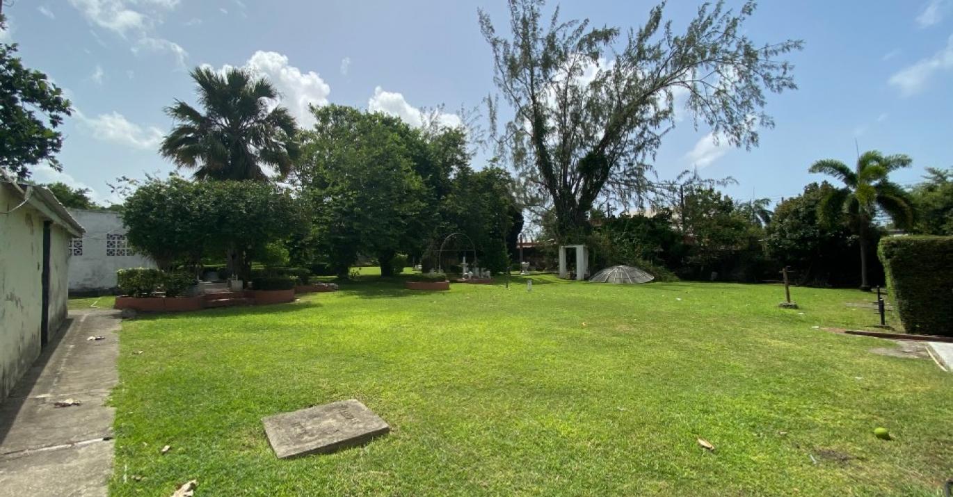 woodside lawned grounds