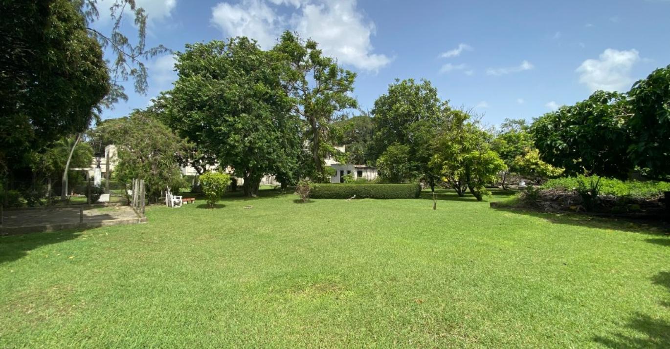 woodside pristine grounds
