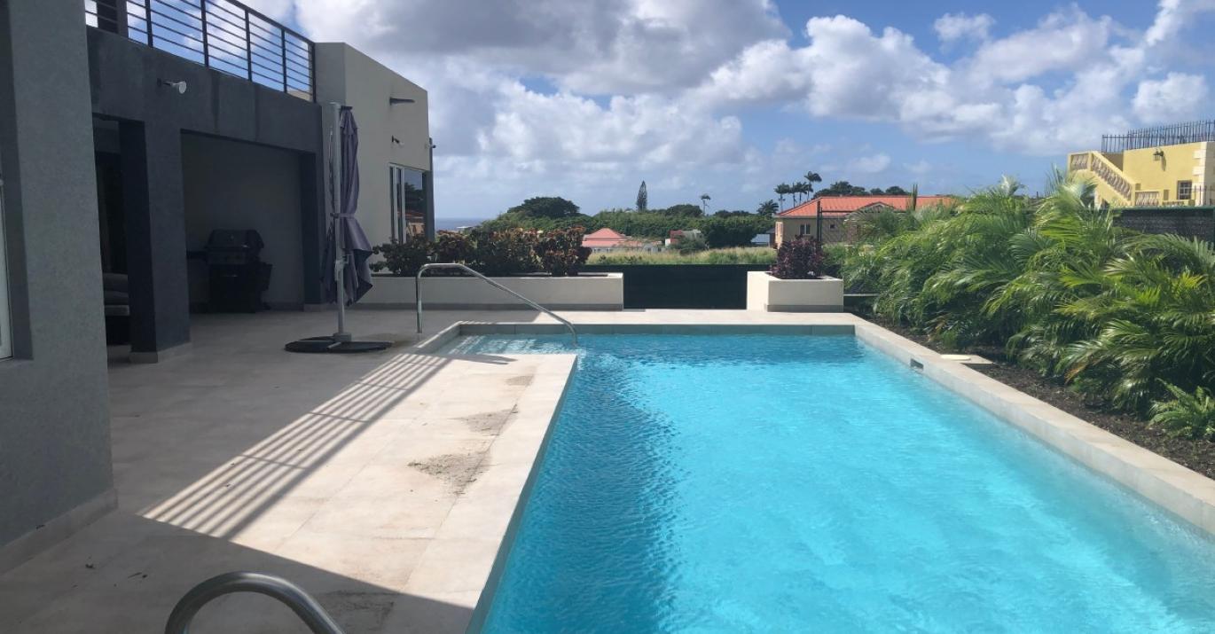 Adam Castle 3 Bedroom Long Term Rent with Pool Christ Church