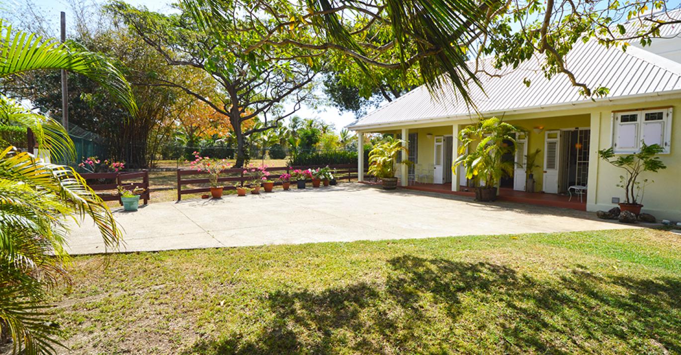 Alma Enterprise North Barbadian Styled House Driveway South Coast Christ Church 