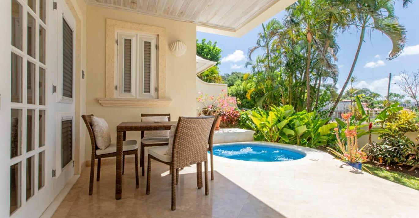 Battaleys Mews 17 furnished townhouse holiday short term rental platinum coast