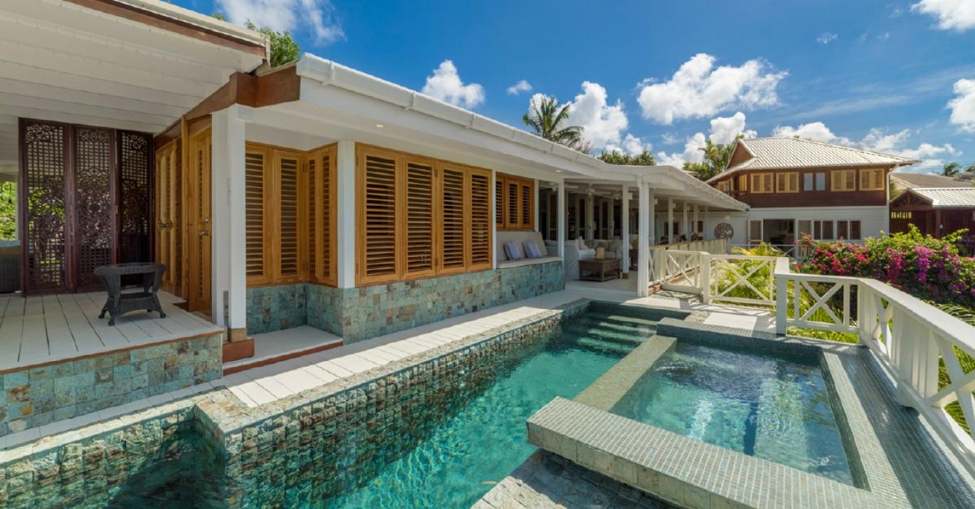 Northlight Bamboo Ridge eco-friendly sanctuary for sale panoramic west coast