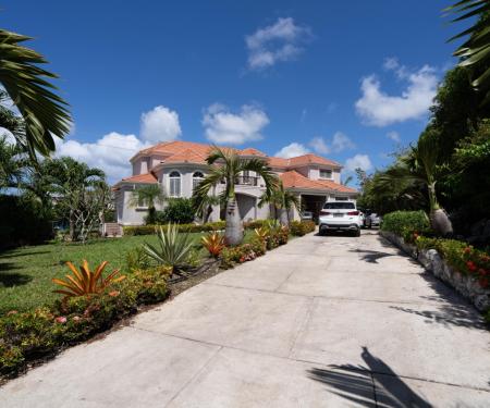 High Park Meadows, Halls Villa 2