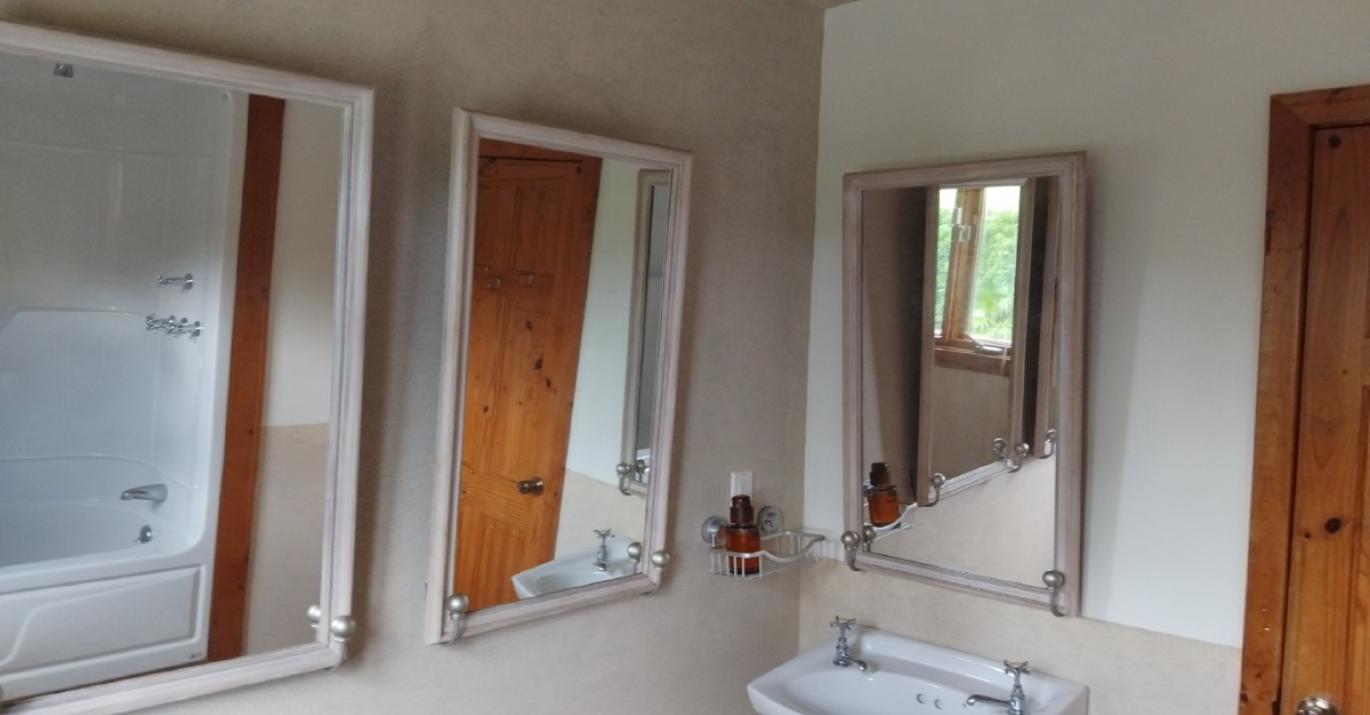 hakuna Matata master bathroom