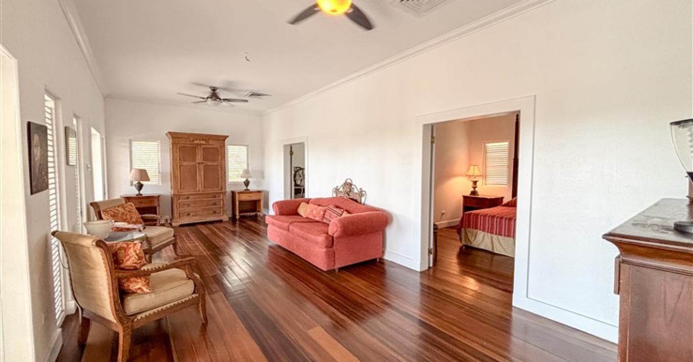 17 cascade living room 2