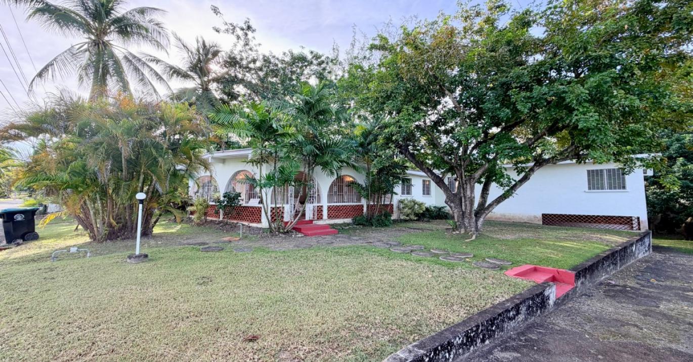 palm Avenue 280 driveway